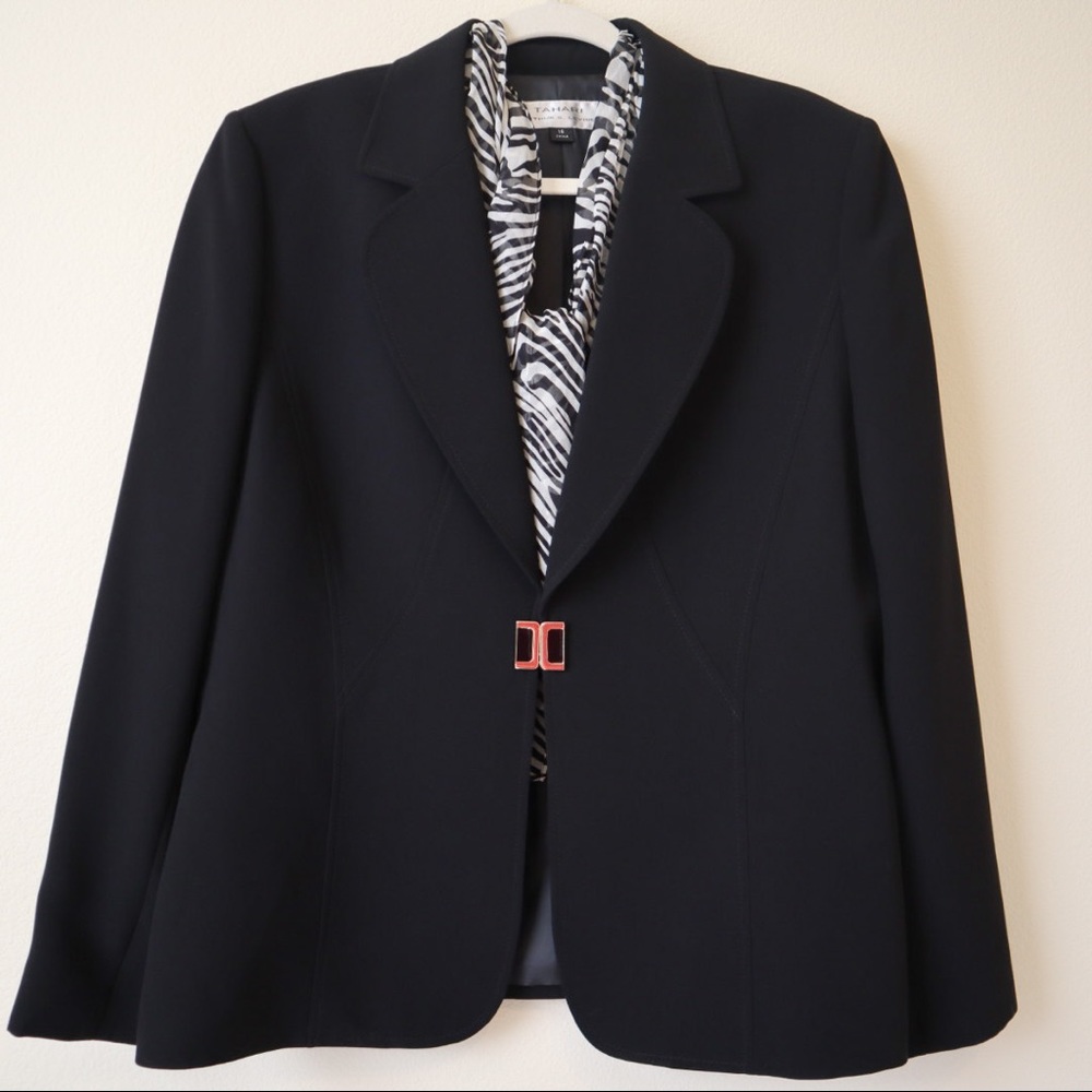 Tahari Arthur S. Levine Blazer Black with Scarf 16
